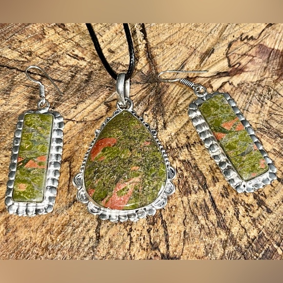 Unakite Pendant & Earrings Set - Picture 3 of 6
